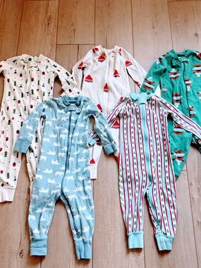 Hanna Andersson Kids Holiday Footie Pajamas - Blue, Green, White & Red